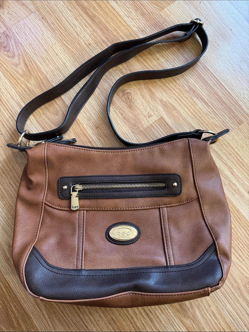 b.o.c. Two-Tone Crossbody Bag 🔅